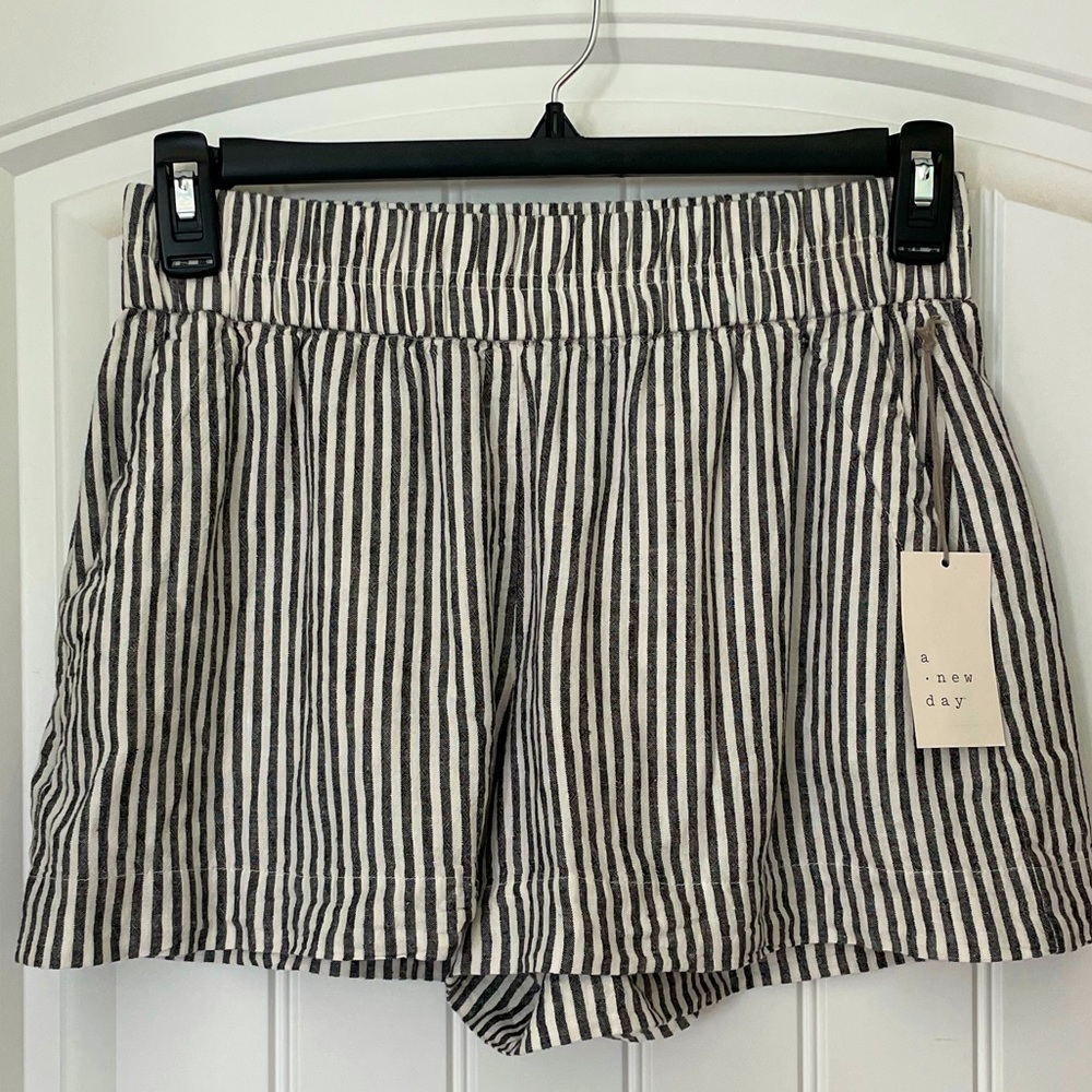 Women’s New Day High-Rise Pull-On Shorts